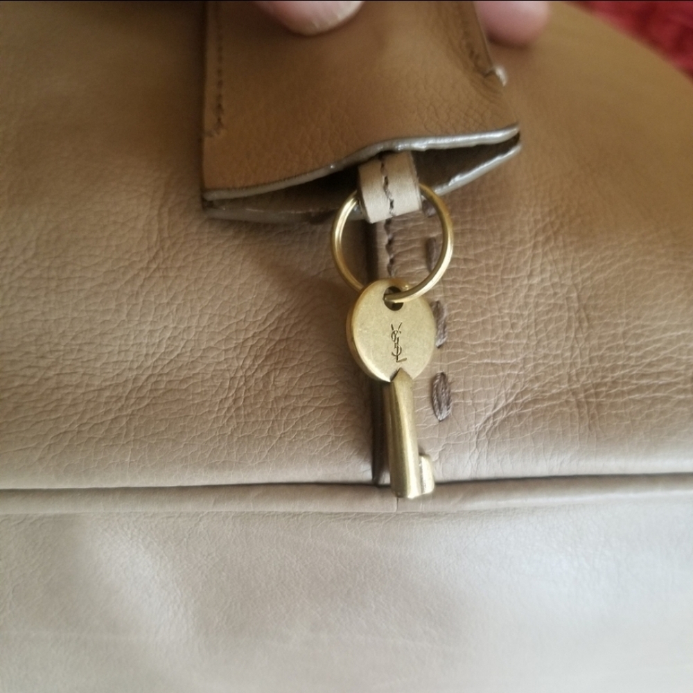 Yves Saint Laurent Beige Leather Medium Muse Satchel - Picture 6 of 17